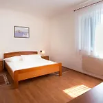 1 Bedroom Lovely In Διαμέρισμα