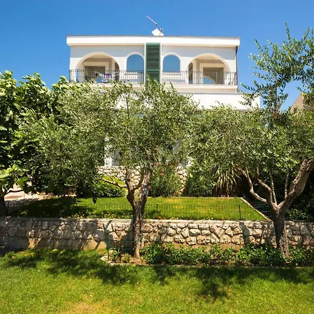 Gorgeous In Apartment *