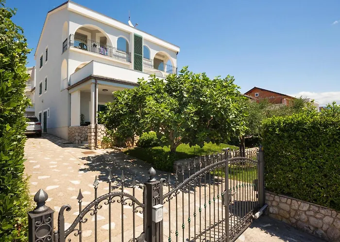 Apartment Gorgeous In Novi Vinodolski