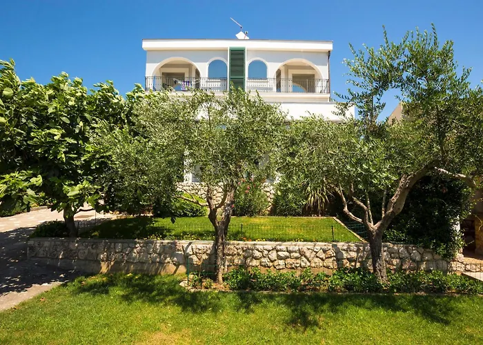 Gorgeous In Apartment *