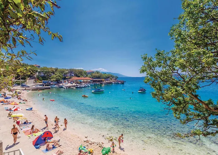 Gorgeous In Apartment Novi Vinodolski